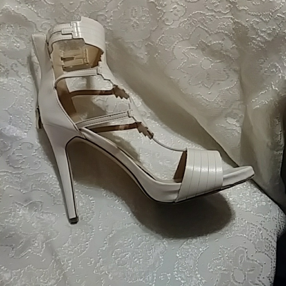 Heels - Picture 2 of 3